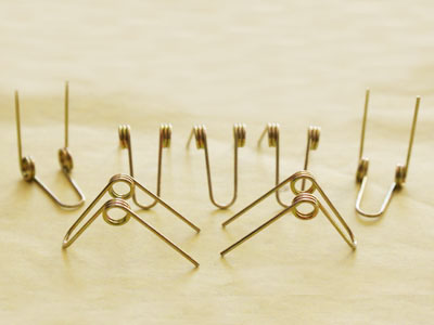 Electric appliance torsion spring